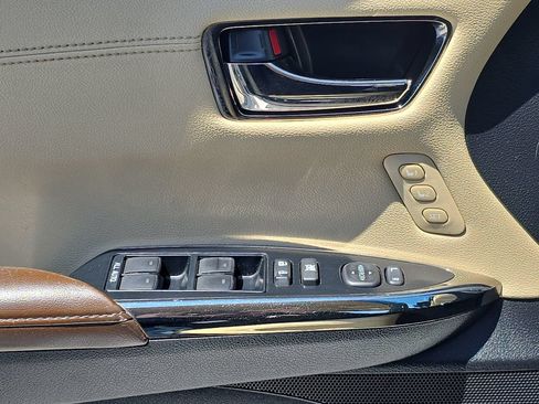 Used 2016 Toyota Avalon Limited FWD image 30