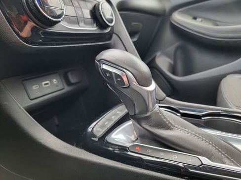 Used 2020 Buick Encore GX Select AWD/4WD image 28