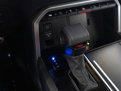 Used 2025 Toyota Sequoia Platinum image 26