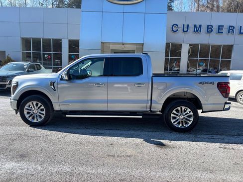 Used 2025 Ford F150 Lariat w/ Equipment Group 502A High AWD/4WD image 3