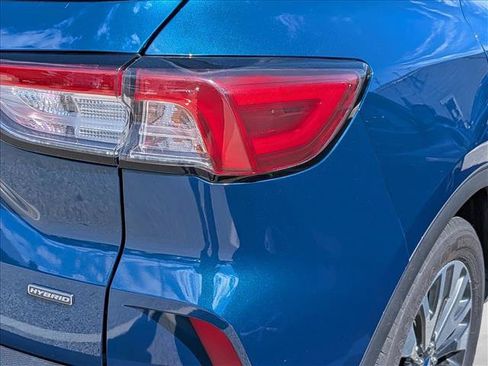 Used 2020 Ford Escape Titanium FWD image 10