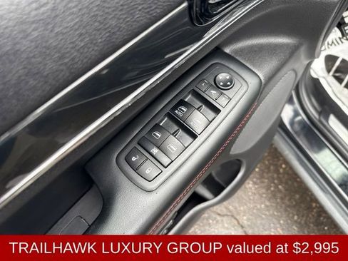 Used 2019 Jeep Grand Cherokee Trailhawk w/ Trailhawk Luxury Group image 13
