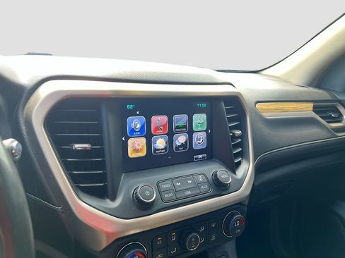 Used 2019 GMC Acadia Denali w/ Technology Package FWD image 15