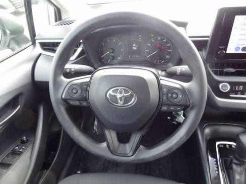 Used 2025 Toyota Corolla LE image 12
