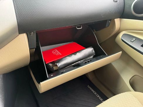 Used 2013 Toyota Tacoma PreRunner image 28