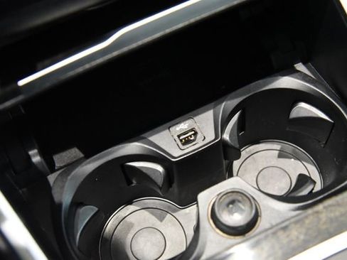 Used 2020 BMW 330i xDrive Sedan w/ Premium Package image 16