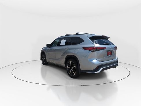 Used 2022 Toyota Highlander XSE AWD/4WD image 6