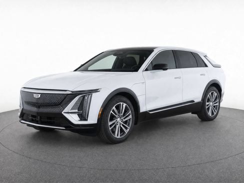 Used 2024 Cadillac Lyriq Tech AWD/4WD image 2