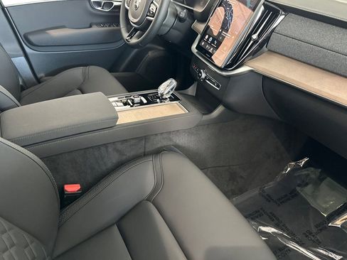 New 2026 Volvo XC90 B5 Plus w/ Protection Package Premier image 19