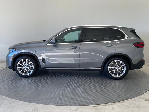 Used 2026 BMW X5 xDrive50e w/ Premium Package AWD/4WD image 2