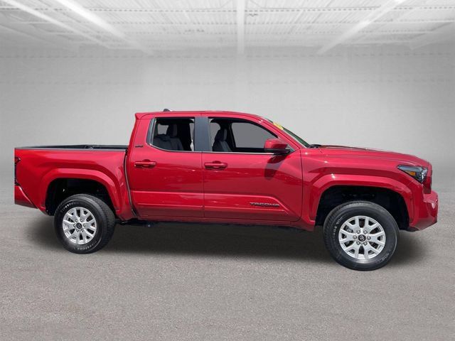 Used 2025 Toyota Tacoma SR5 AWD/4WD image 5