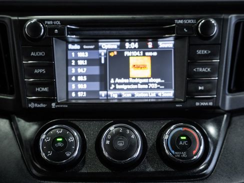 Used 2016 Toyota RAV4 LE image 20