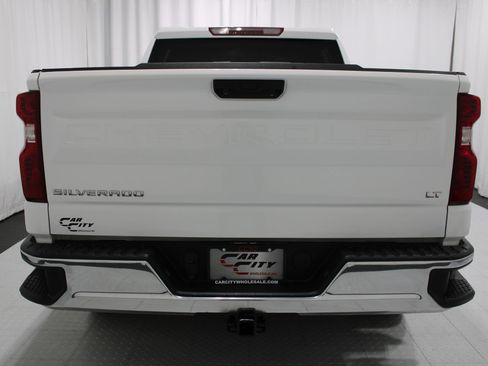 Used 2022 Chevrolet Silverado 1500 LT AWD/4WD image 7