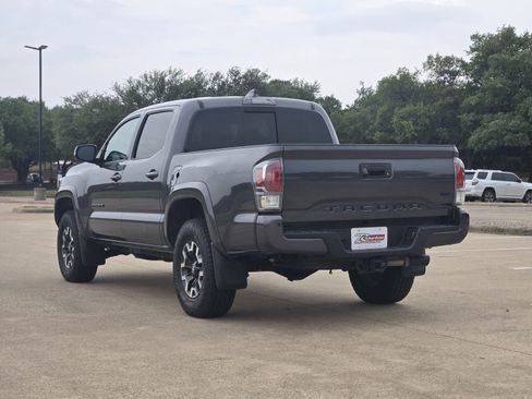 Used 2021 Toyota Tacoma TRD Sport w/ Technology Package AWD/4WD image 4