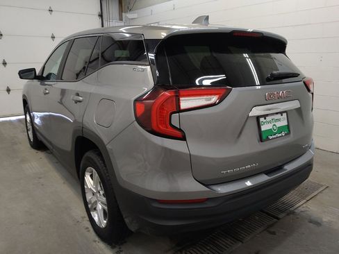 Used 2024 GMC Terrain SLE image 5