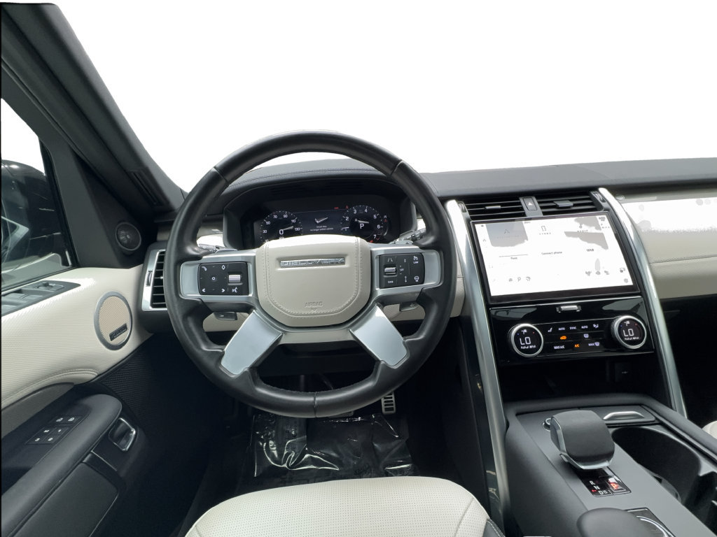 Used 2023 Land Rover Discovery Metropolitan Edition AWD/4WD image 41