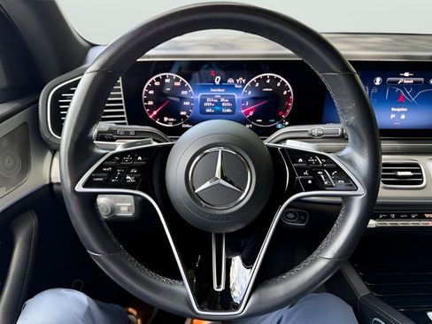 Used 2024 Mercedes-Benz GLS 450 4MATIC image 16