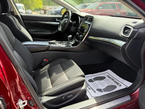 Used 2020 Nissan Maxima 3.5 S w/ Floor Mat Group FWD image 10