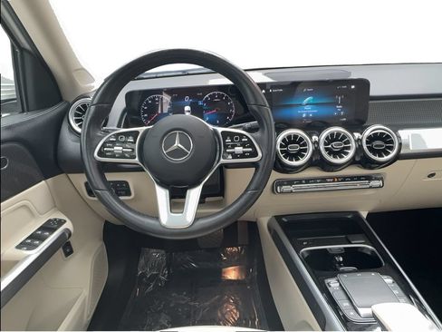 Used 2022 Mercedes-Benz GLB 250 w/ Premium Package Lite image 33