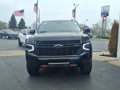Used 2023 Chevrolet Tahoe Z71 w/ Luxury Package AWD/4WD image 2