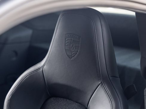 Used 2025 Porsche 911 GT3 RWD image 36