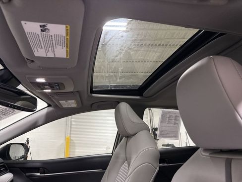 Used 2022 Toyota Camry SE w/ Audio Upgrade Package image 19