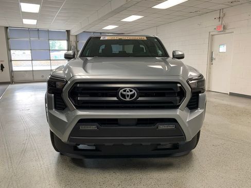 Used 2024 Toyota Tacoma SR5 AWD/4WD image 2