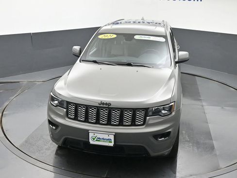 Used 2021 Jeep Grand Cherokee Laredo X AWD/4WD image 23