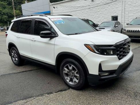 Used 2022 Honda Passport TrailSport image 2