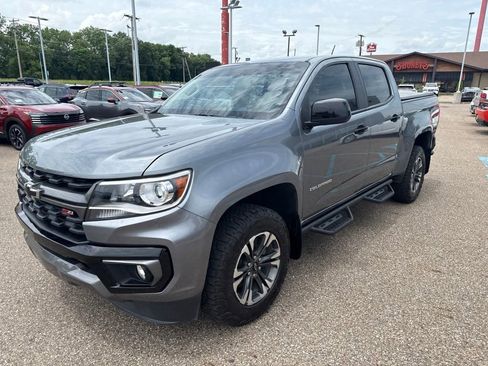 Used 2022 Chevrolet Colorado Z71 AWD/4WD image 3
