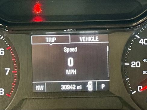 Used 2024 Chevrolet Trax LS w/ LS Convenience Package FWD image 12