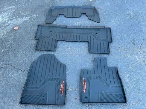 Used 2022 Honda Pilot TrailSport image 32