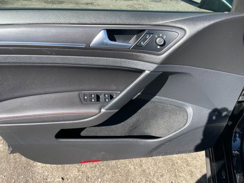 Used 2021 Volkswagen GTI SE image 11