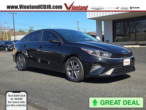 Used 2023 Kia Forte LXS image 1