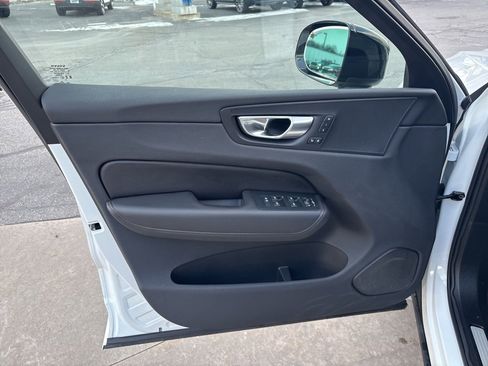 Certified 2025 Volvo XC60 B5 Plus image 17