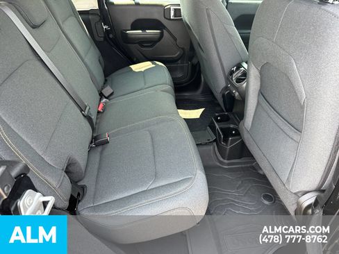 Used 2024 Jeep Wrangler Unlimited Sport AWD/4WD image 17