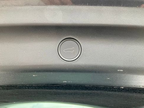 Used 2023 Tesla Model Y 2WD image 11