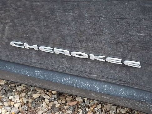 Used 2020 Jeep Cherokee Limited AWD/4WD image 8
