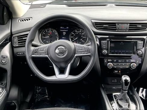 Used 2020 Nissan Rogue Sport SV FWD image 5