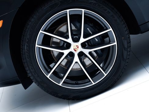 Used 2026 Porsche Macan AWD/4WD image 12