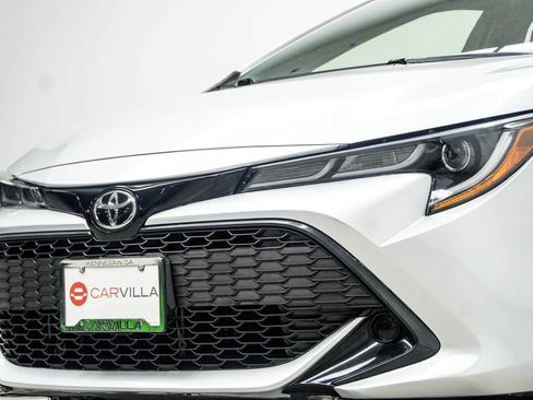 Used 2019 Toyota Corolla SE FWD image 2