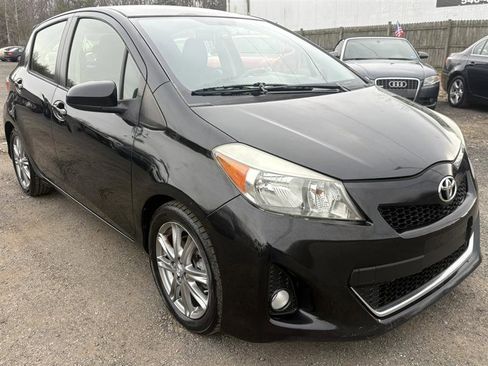 Used 2012 Toyota Yaris SE image 6
