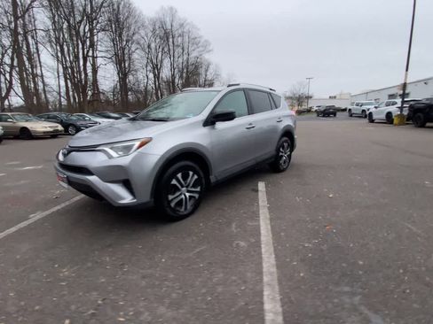 Used 2016 Toyota RAV4 LE image 10