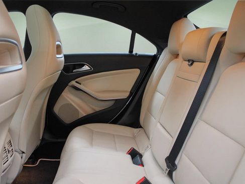 Used 2018 Mercedes-Benz CLA 250 image 26