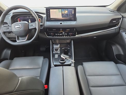 Used 2025 Nissan Rogue SL w/ SL Premium Package AWD/4WD image 9