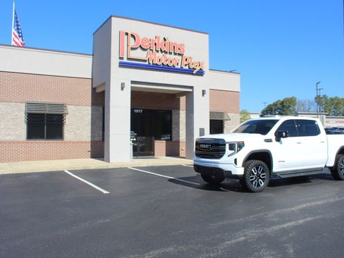 Used 2023 GMC Sierra 1500 AT4 w/ AT4 Premium Package image 39