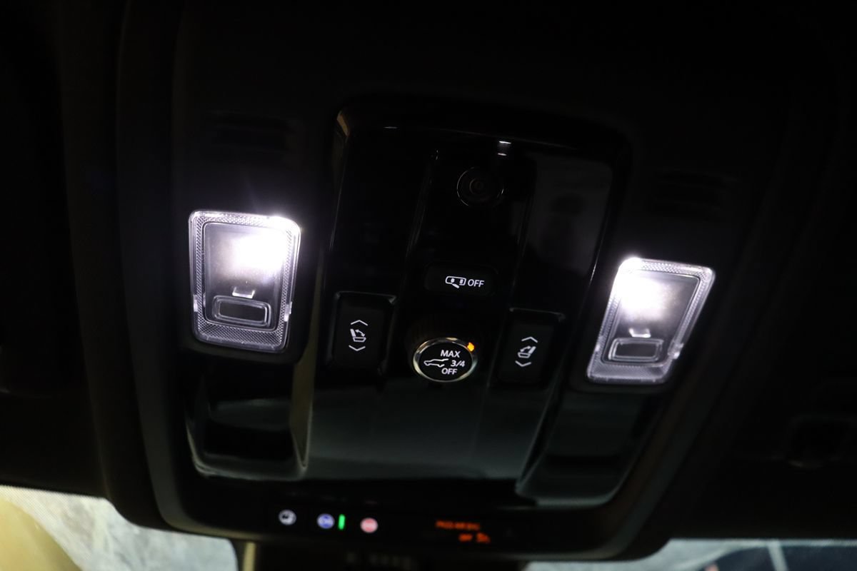 Used 2026 Chevrolet Suburban RST RWD image 44