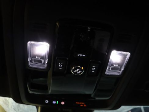 Used 2026 Chevrolet Suburban RST RWD image 44