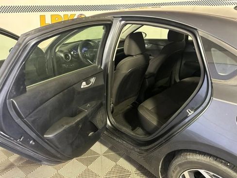 Used 2019 Kia Forte LXS FWD image 31
