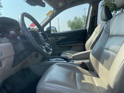 Used 2020 Honda Pilot Touring image 16
